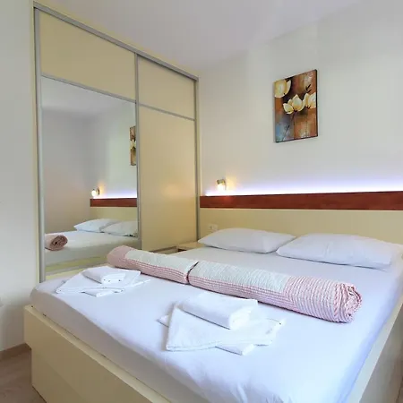 Podest Apartman Baska Voda