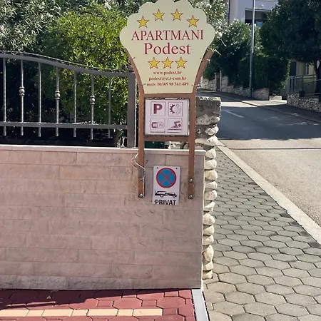 Podest Apartman *