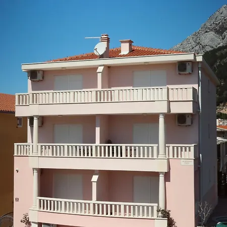 Podest Apartman Baska Voda