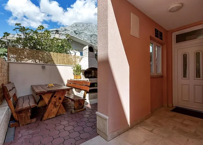 Podest Lägenhet Baška Voda